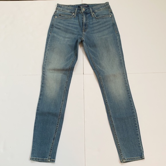 Calvin Klein Light Wash Skinny Jeans - Picture 1 of 9